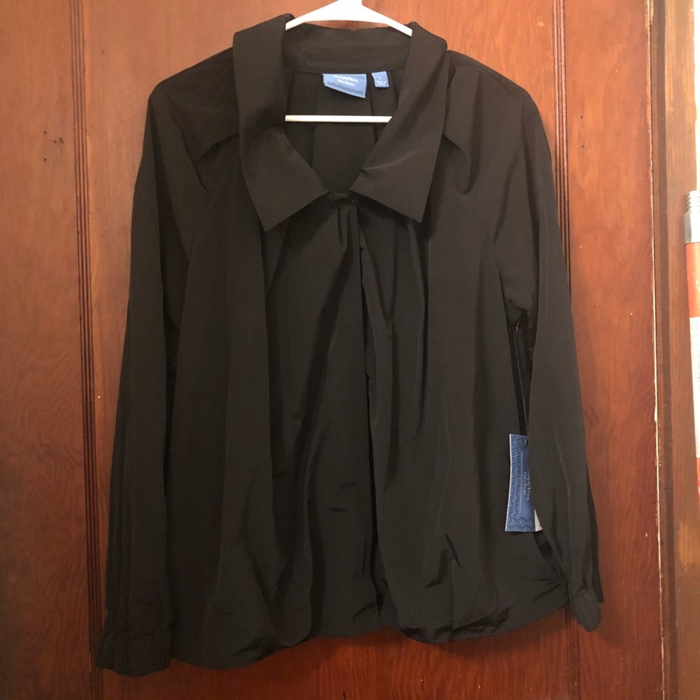 NWT Simply Vera by Vera Wang Size L Black Blouse